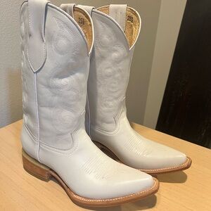 Elegant White Western Boots